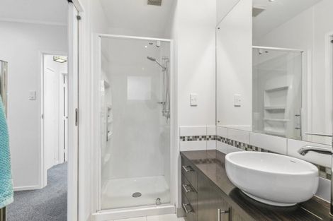 Photo of property in 22 Lucknow Terrace, Khandallah, Wellington, 6035