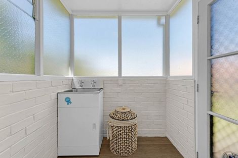 Photo of property in 1/22 Evelyn Place, Hillcrest, Auckland, 0627