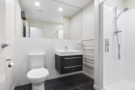 Photo of property in 2u6 Stone Street, Miramar, Wellington, 6022