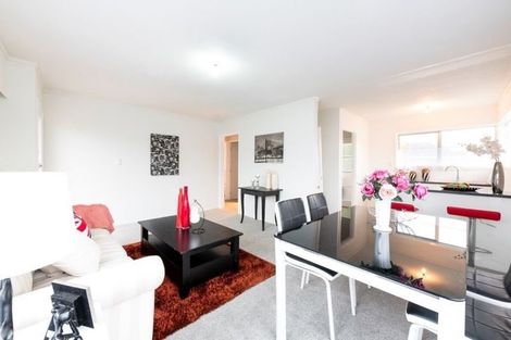 Photo of property in 2/15 Sharland Avenue, Manurewa, Auckland, 2102