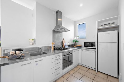 Photo of property in 1a/2 Elizabeth Street, Petone, Lower Hutt, 5012