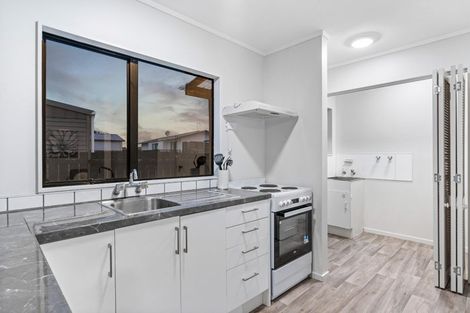 Photo of property in 5 Posa Avenue, Henderson, Auckland, 0612