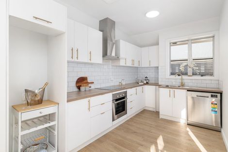 Photo of property in 125 Centaurus Road, Huntsbury, Christchurch, 8022