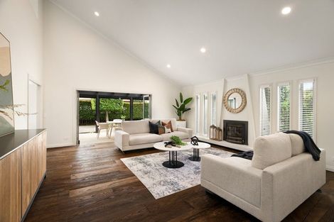 Photo of property in 1 Red Oak Place, Schnapper Rock, Auckland, 0632