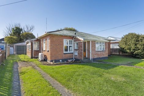 Photo of property in 16 Bennett Street, Gonville, Whanganui, 4501