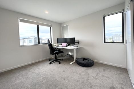 Photo of property in 15 Tahingamanu Road, Hobsonville, Auckland, 0616