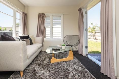 Photo of property in 240 Weston Road, Mairehau, Christchurch, 8052