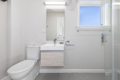 Photo of property in 68a Mana Esplanade, Paremata, Porirua, 5026