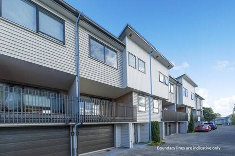 Photo of property in 5/5 Peachgrove Road, Te Atatu Peninsula, Auckland, 0610