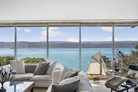 Photo of property in 36a Fortification Road, Karaka Bays, Wellington, 6022