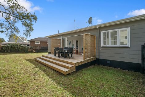 Photo of property in 696 Te Atatu Road, Te Atatu Peninsula, Auckland, 0610