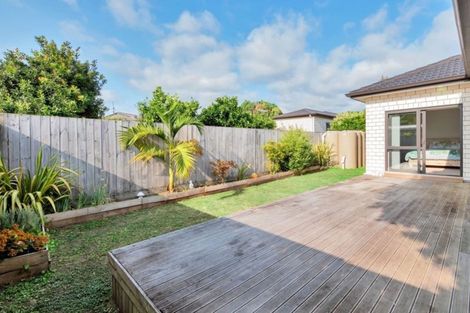 Photo of property in 3a Edwards Avenue, Henderson, Auckland, 0610