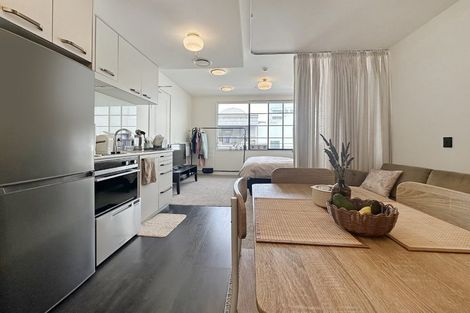Photo of property in 106/3u Roxburgh Street, Mount Victoria, Wellington, 6011