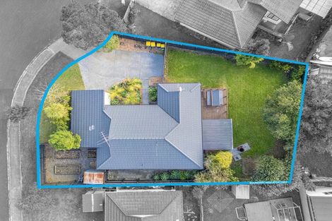 Photo of property in 5 Sevilla Place, Unsworth Heights, Auckland, 0632