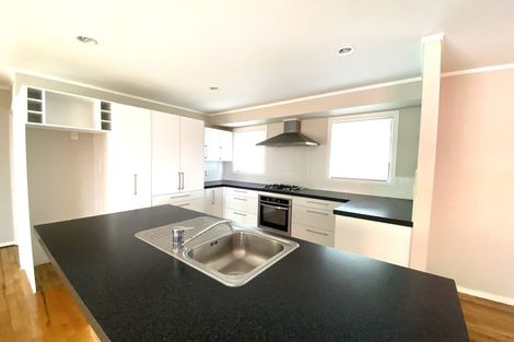 Photo of property in 35a Savoy Road, Glen Eden, Auckland, 0602