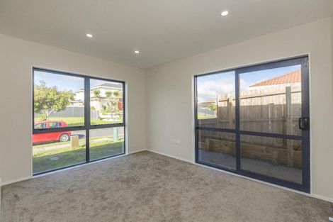 Photo of property in 13 Attymon Lane, East Tamaki, Auckland, 2016