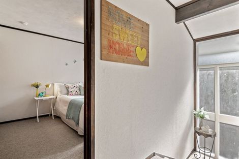 Photo of property in 2/10 Tobruk Crescent, Milford, Auckland, 0620