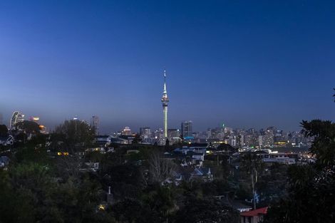 Photo of property in 1/20a Rawene Road, Birkenhead, Auckland, 0626