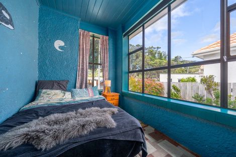 Photo of property in 18 Monorgan Road, Strathmore Park, Wellington, 6022