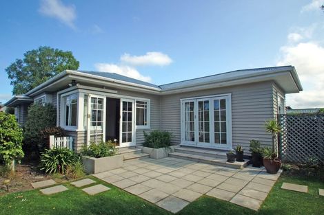 Photo of property in 105 Saint Martins Road, Saint Martins, Christchurch, 8022