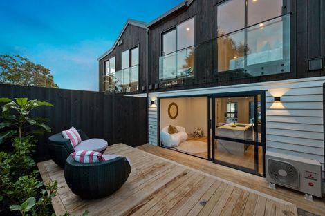 Photo of property in 10a Prince Regent Drive, Half Moon Bay, Auckland, 2012