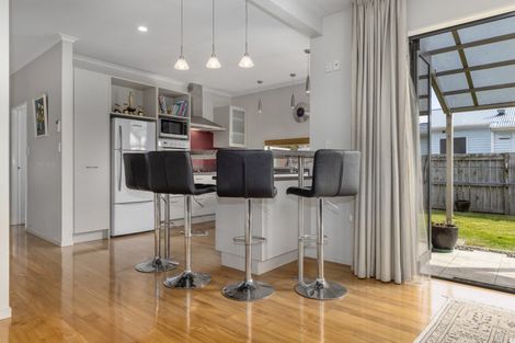 Photo of property in 39 Bristol Street, Levin, 5510