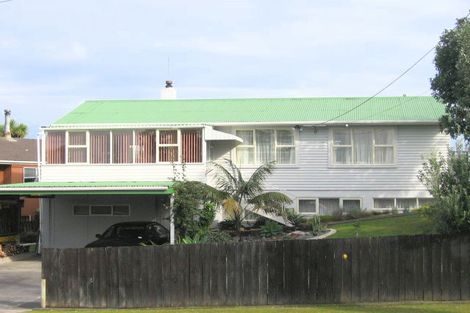 Photo of property in 210 Don Buck Road, Massey, Auckland, 0614