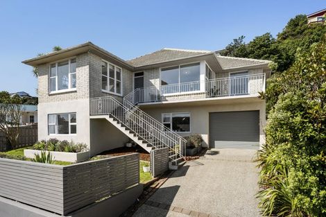Photo of property in 15 Witham Street, Island Bay, Wellington, 6023