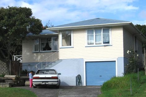 Photo of property in 33 Glen Marine Parade, Glendene, Auckland, 0602
