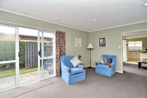 Photo of property in 9 Phoenix Lane, Northcote, Christchurch, 8052