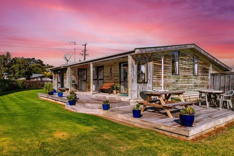 Photo of property in 17 Te Rauparaha Street, Otaki, 5512