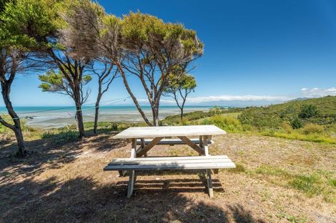 Photo of property in 51 Wharariki Road, Puponga, Collingwood, 7073