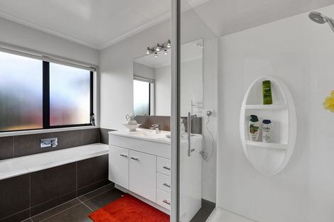 Photo of property in 3 Larlin Heights, Hawera, 4675