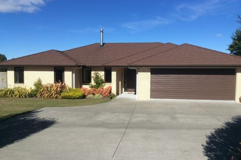Photo of property in 90 Loch Views Road, Acacia Bay, Taupo, 3385