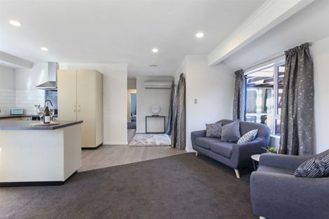 Photo of property in 33 Kirsten Place, Parklands, Christchurch, 8083