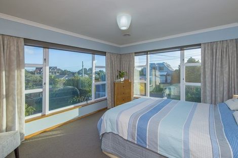 Photo of property in 137 Seaview Road, Paraparaumu Beach, Paraparaumu, 5032