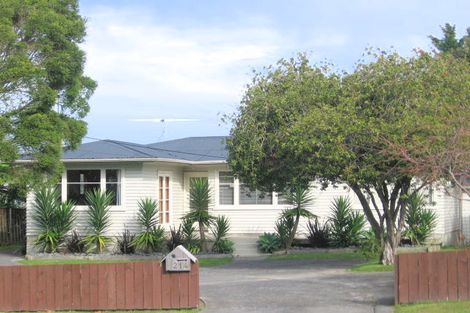 Photo of property in 214 Don Buck Road, Massey, Auckland, 0614