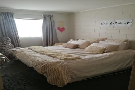 Photo of property in 2/60 Clayburn Road, Glen Eden, Auckland, 0602