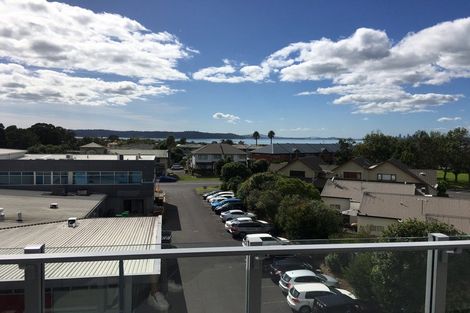 Photo of property in Bella Vista, 3g/84 Gunner Drive, Te Atatu Peninsula, Auckland, 0610