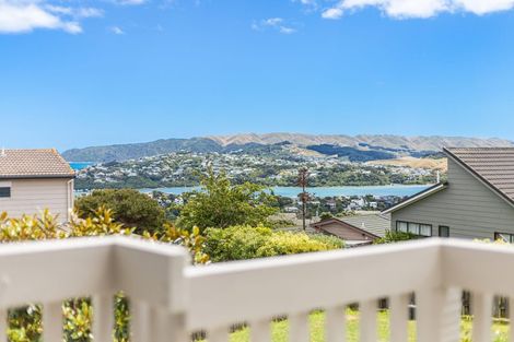 Photo of property in 28 Mercury Way, Whitby, Porirua, 5024