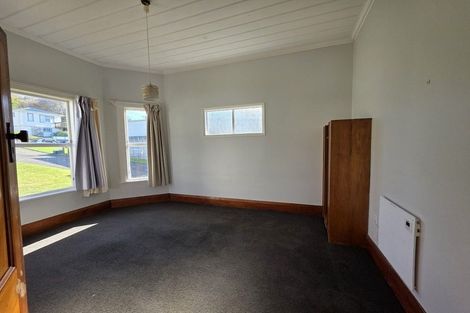 Photo of property in 43 Lorna Street, Lynmouth, New Plymouth, 4310