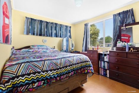 Photo of property in 24 Halloran Place, Massey, Auckland, 0614