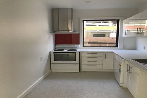 Photo of property in 17 Rua Street, Lyall Bay, Wellington, 6022