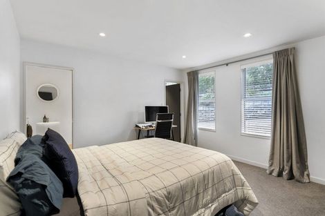 Photo of property in 194 Greenhithe Road, Greenhithe, Auckland, 0632