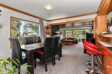 Photo of property in 1 Pokapu Street, Titirangi, Auckland, 0600