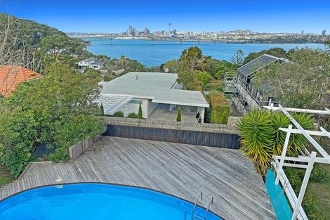 Photo of property in 18 Bridge View Road, Birkenhead, Auckland, 0626