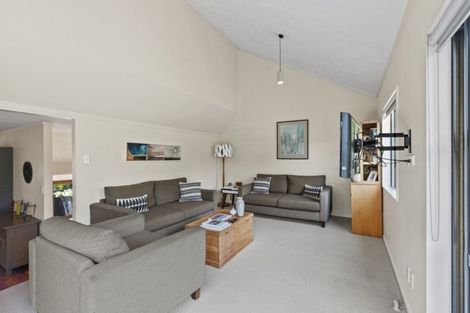 Photo of property in 9 Telephone Road, Birkenhead, Auckland, 0626
