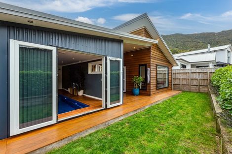 Photo of property in 3 Ramarama Lane, Crofton Downs, Wellington, 6035