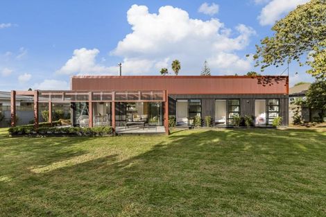 Photo of property in 44 Taikata Road, Te Atatu Peninsula, Auckland, 0610