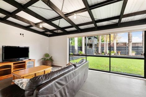 Photo of property in 6 Koromiko Place, Waiuku, 2123